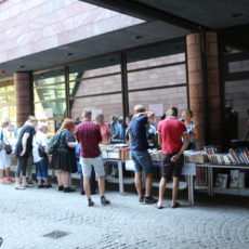 Großer Bücherflohmarkt rund um die Zentralbibliothek mit Tag der offenen Tür!